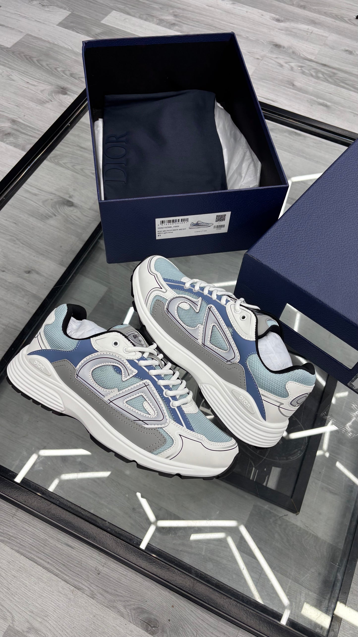 B30 Light Blue/Grey